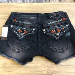 Miss Me
Embroidered Five-Pocket Denim Shorts